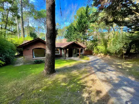 Casa 5 ambientes con 2 baños