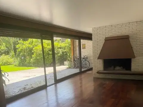 Casa 4 ambientes con 3 baños