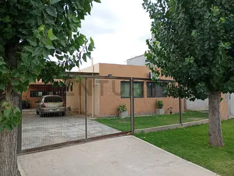 CASA EN VENTA BARRIO LA MORA