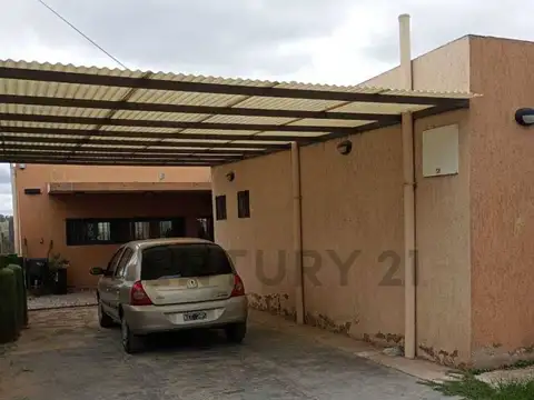 Casa en Venta con 2 cocheras