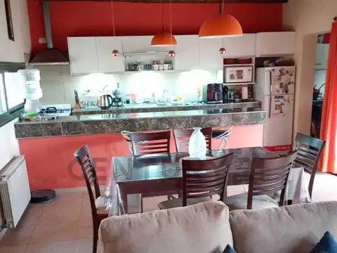 CASA EN VENTA BARRIO LA MORA