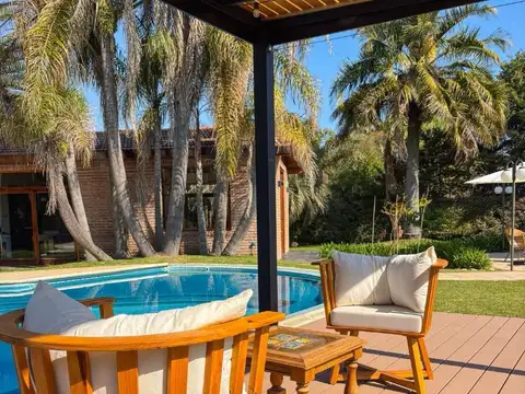 Casa en Venta con 6 cocheras