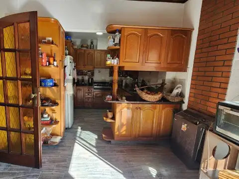 Casa en Venta con 4 cocheras