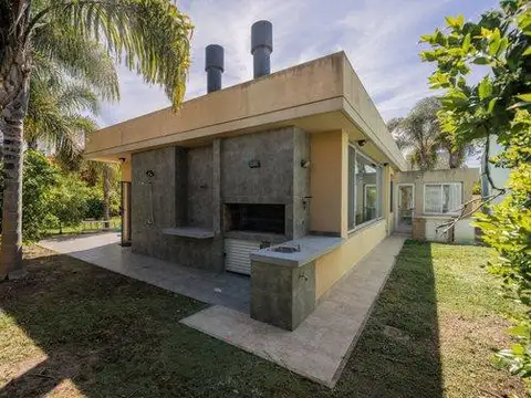 Casa en Venta en Las Orquídeas, USD 180.000