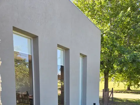 LOBOS. BARRIO LA FEDERALA. RUTA 205 FM 105,5 HERMOSA CASA 4 AMBLOTE 1200 PRIMERA CALIDAD 