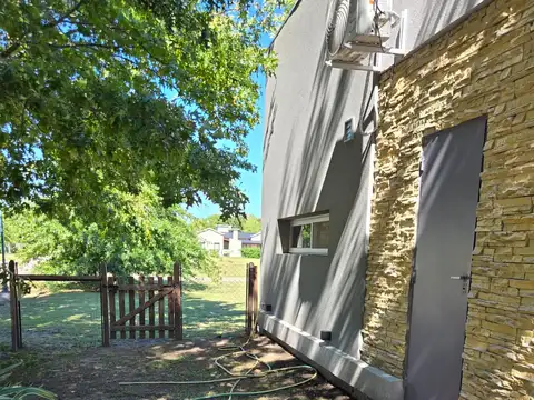 Casa en Venta con 4 cocheras