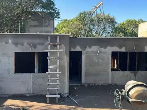 Casa 5 ambientes con 1 baño