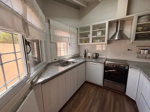 Casa en Venta con 3 cocheras