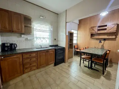 Casa 7 ambientes con 3 baños