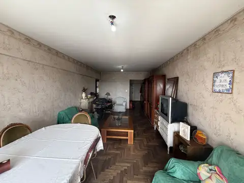 San Lorenzo 2200, Piso 13