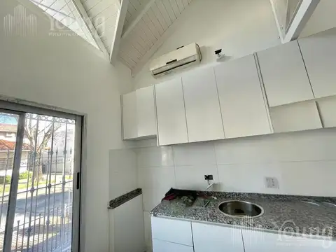 Depto Tipo Casa 2 ambientes con 1 baño