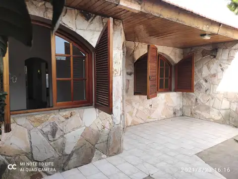 CASA 3 AMB CON PATIO/COCHERA  (DISPONIBLE A PARTIR DE AGOSTO)