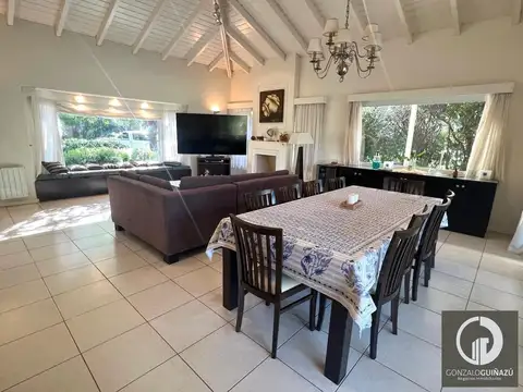 Casa 7 ambientes con 3 baños