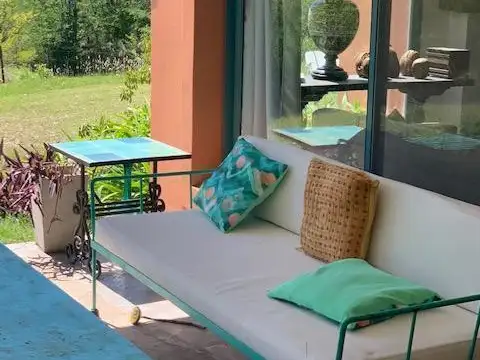 Casa 15 ambientes con 5 baños