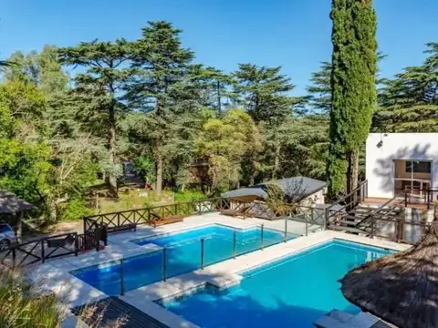 COMPLEJO TURISTICO VILLA DEL LAGO