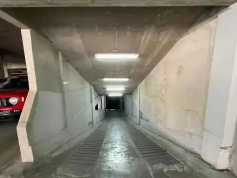 Av Belgrano 1300 Monserrat Cochera U$12.000