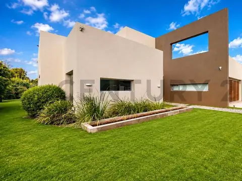 Casa en Venta Barrio Los Pinares Concepción Arenal 6000