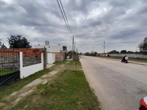 Casa 3 ambientes con 2 baños