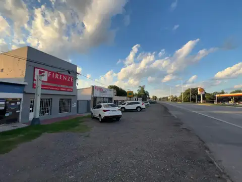 Av. A de la casa  al 200