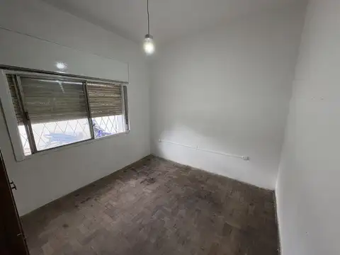 Casa en Alquiler con 2 cocheras