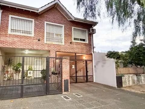 Marcos Sastre al 3900, entre Santa Fe y Santiago del Estero