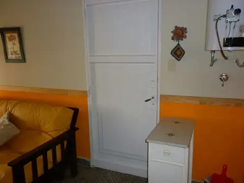 Francisca de las Carreras 893 800, Piso Pb