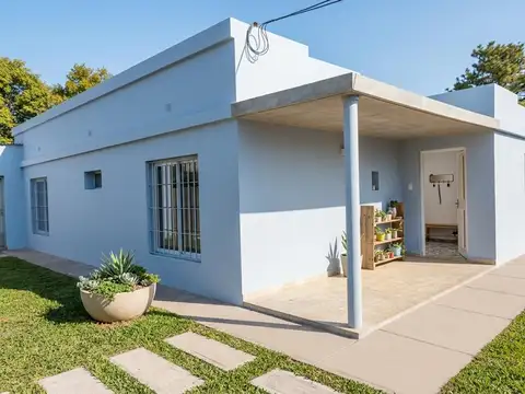 Casa 3 ambientes con 2 baños