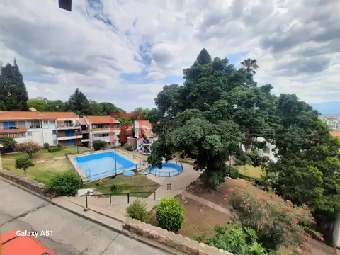 EN VENTA  Dpto en Avda Uruguay al 400