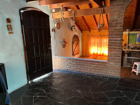 Casa en venta - 3 Dormitorios 2 Baños - Villa Gesell