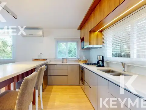 Casa 5 ambientes con 3 baños