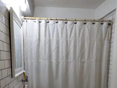 Espectacular 3 ambientes con patio y balcón al frente