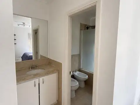 Casa 6 ambientes con 5 baños