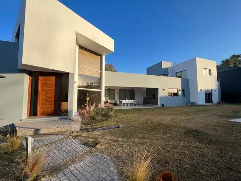Barrio El Recodo (Chacras de Coria)