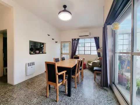 Depto Tipo Casa 4 ambientes con 2 baños