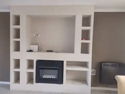 Casa 6 ambientes con 2 baños