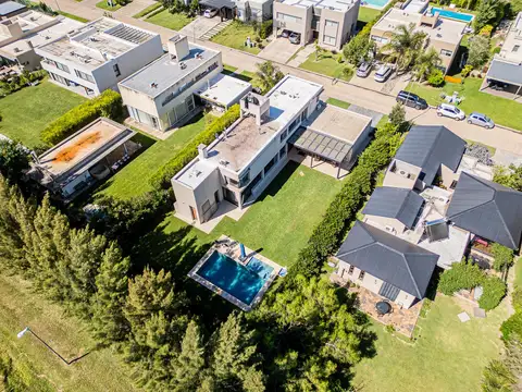 Casa en Venta en Funes, USD 680.000