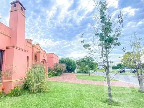 Casa en Venta en Lagos de San Eliseo, USD 390.000