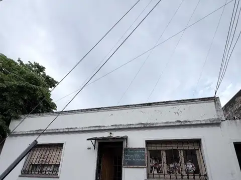 CASA CON DOS LOCALES
