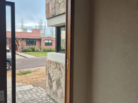 Casa en Venta - A estrenar - Barrio Ciro de Vieytes