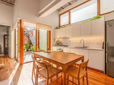 PH REFACCIONADO - VENTA - 3 AMBIENTES - PATIO - AMPLIA TERRAZA PROPIA - COLEGIALES