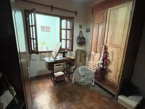 Venta de Casa de 5 Dormitorios en Santa Fe. Residencia de Categoría en barrio centro/sur