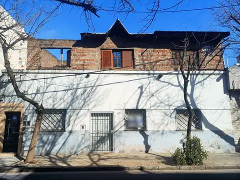 Casa / Lote en venta en Echesortu- Marcos Paz 3400