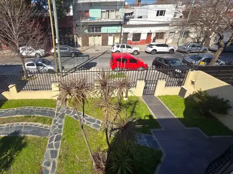 VENTA CASA MONTE CASTRO DOBLE LOTE FONDO LIBRE