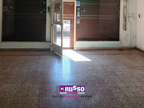 Local en Alquiler en Isidro Casanova, $ 650.000