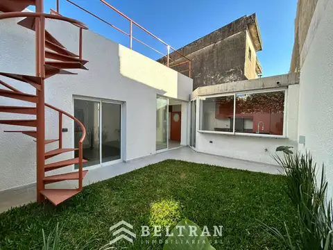 Departamento de pasillo de 2 dormitorios en Echesortu