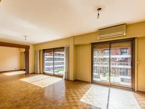Venta Departamento 5 ambientes con cochera y dependencia piso alto muy luminoso en Belgrano