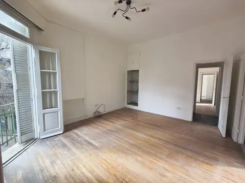 Depto Tipo Casa en Alquiler de 4 ambientes