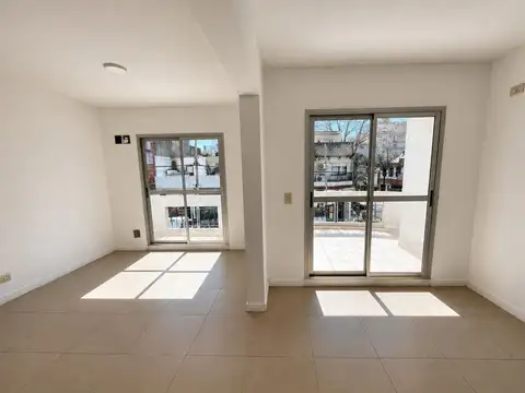 Venta Departamento 2 Ambientes Caseros / Posible 3 ambientes con Pileta