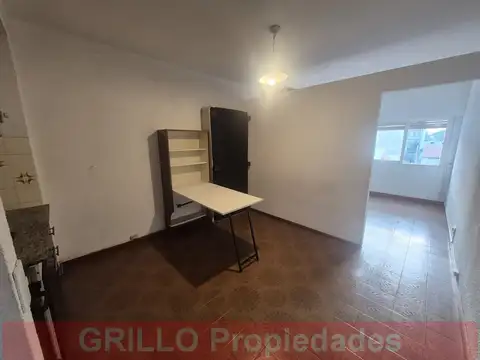 Reconquista 2949. Piso 2. Departamento monoambiente. Cocina integrada. Placard. Apto crédito.