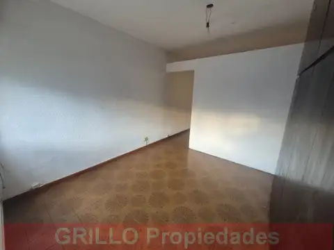 Reconquista 2949. Piso 2. Departamento monoambiente. Cocina integrada. Placard. Apto crédito.